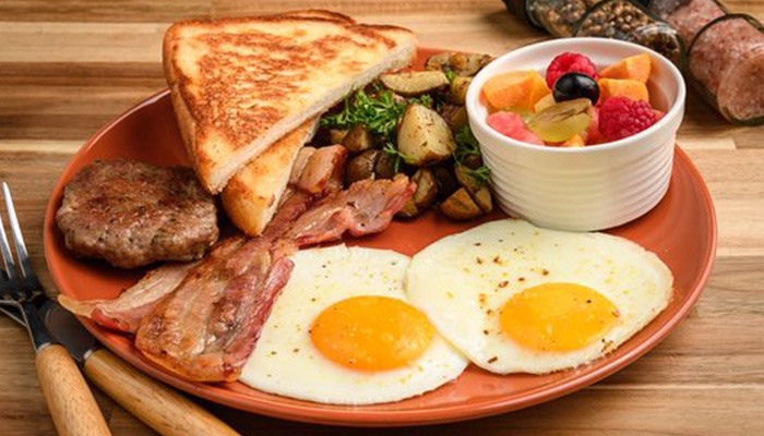 6 مورد از فواید صبحانه خوب در بهترین رستوران در انزلی