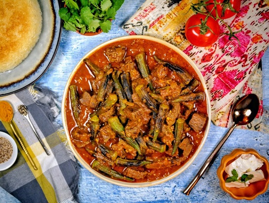 طرز تهیه خورش بامیه با مرغ